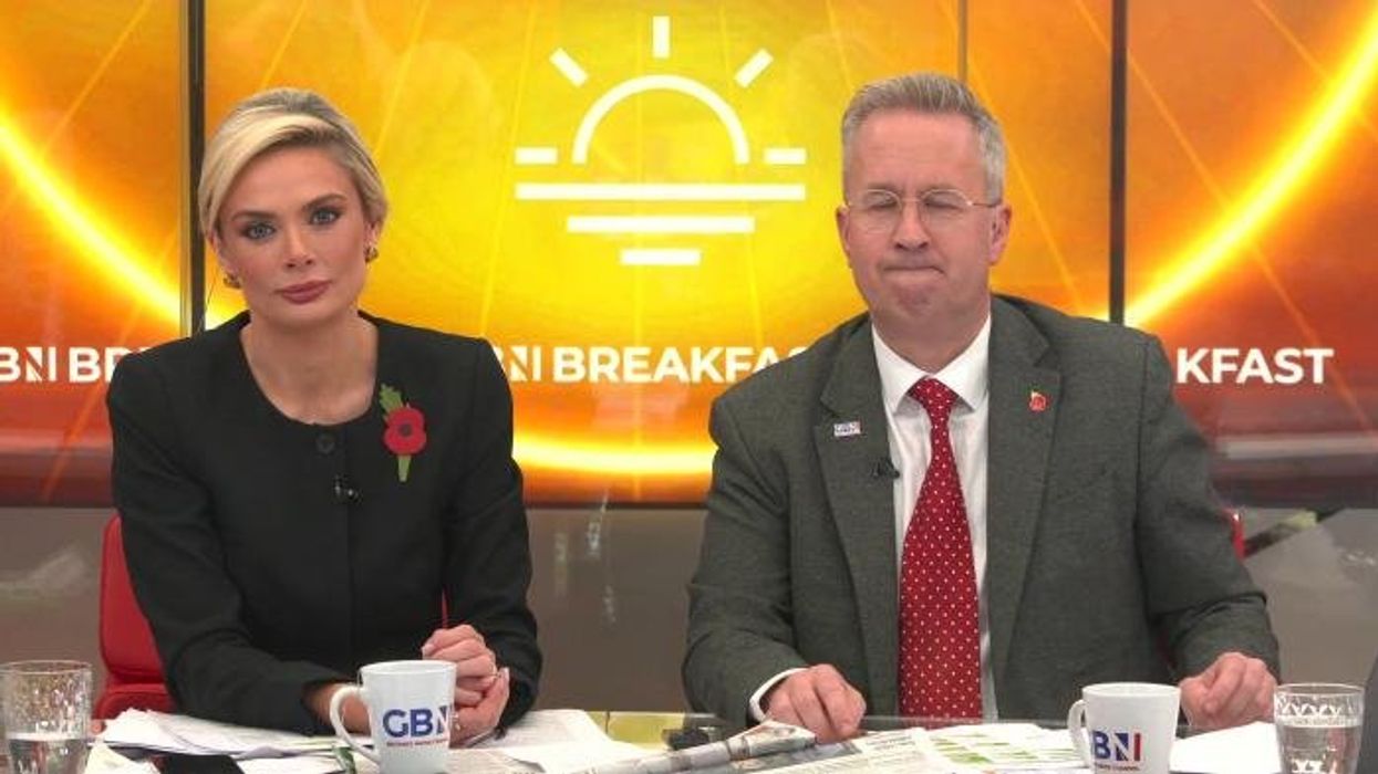 WATCH: Classical singer Carly Paoli gives heartfelt tribute to veterans on Armistice Day