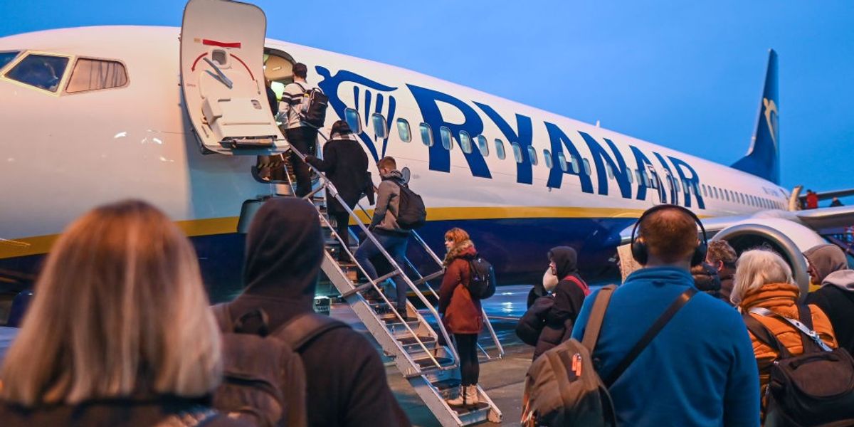 NextImg:Ryanair passengers booted off flight after 'disruptive' behaviour onboard prompts police response