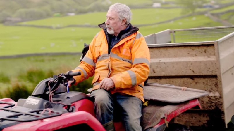 Clive Owen, 70, leaves Our Farm Next Door fans concerned after ...