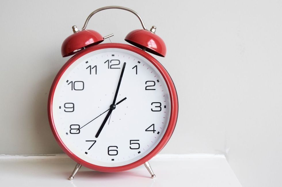 CLOCK SHOWING THE TIME