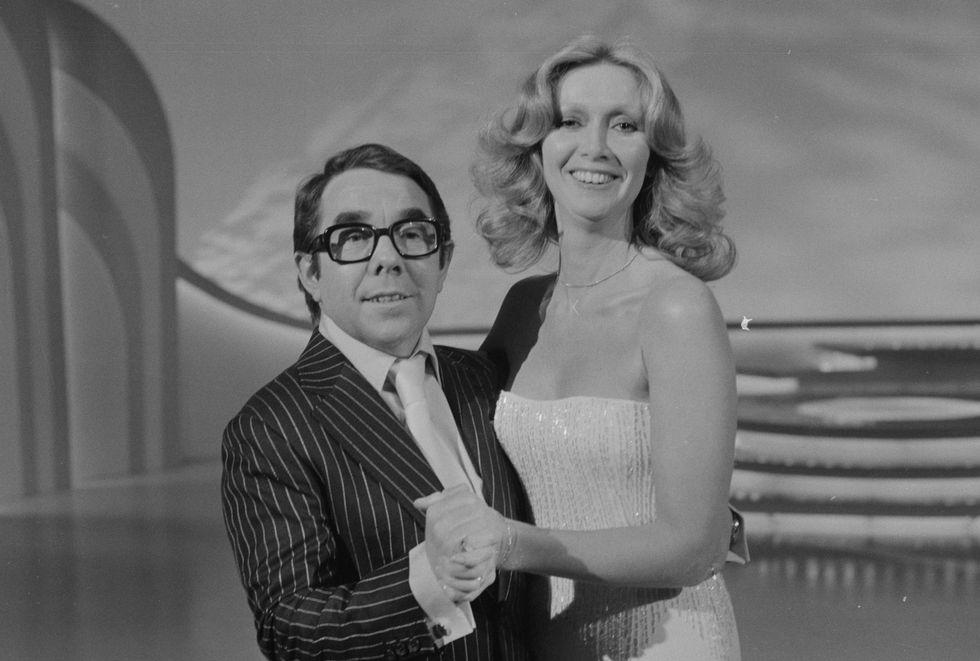 Clodagh Rodgers alongside Ronnie Corbett