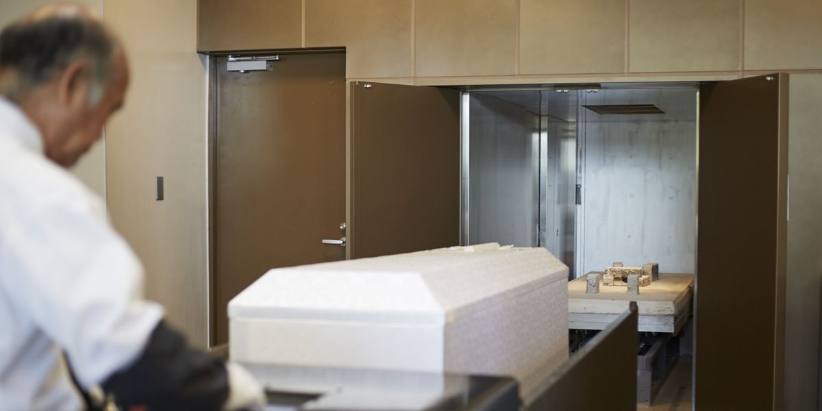 Britain’s obesity crisis means coffins are ‘too large to be cremated’ Britain’s obesity crisis means coffins are ‘too large to be cremated’