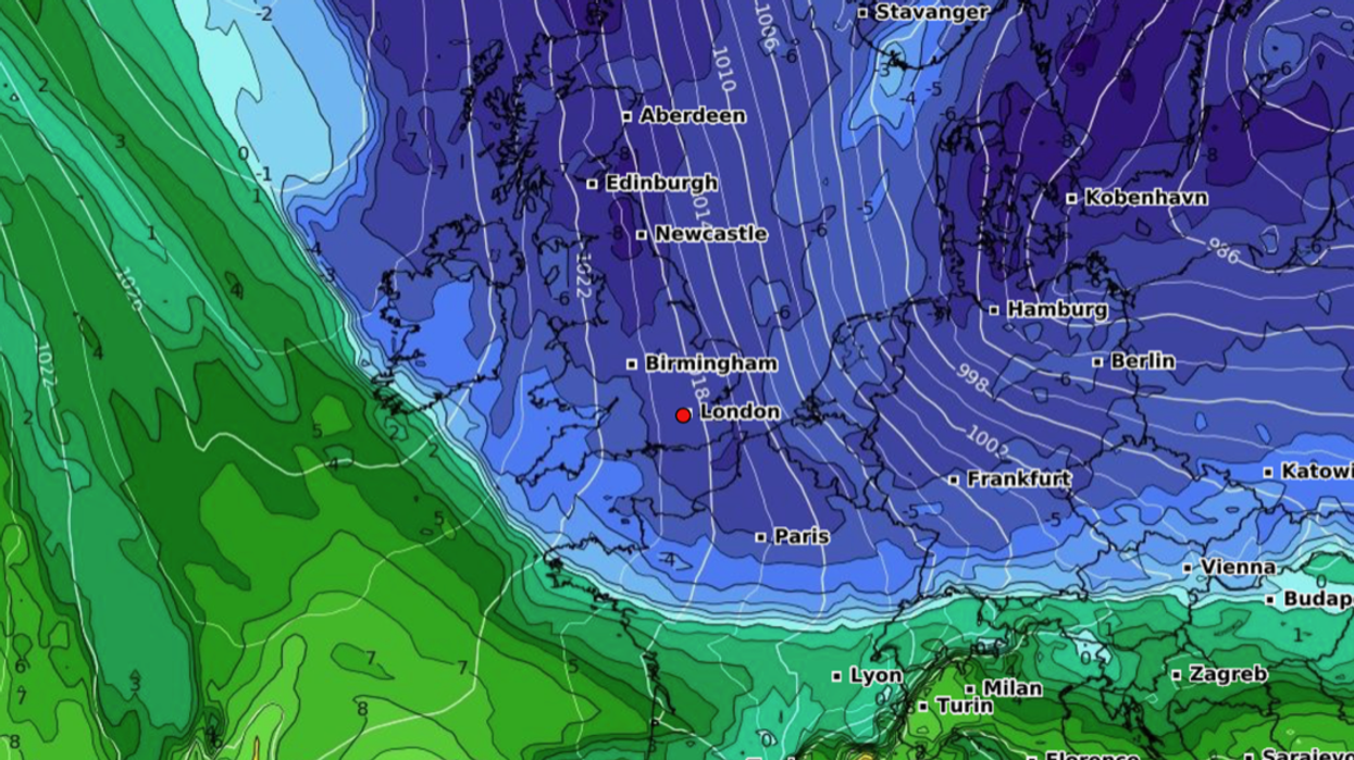 Cold air sweeps the UK