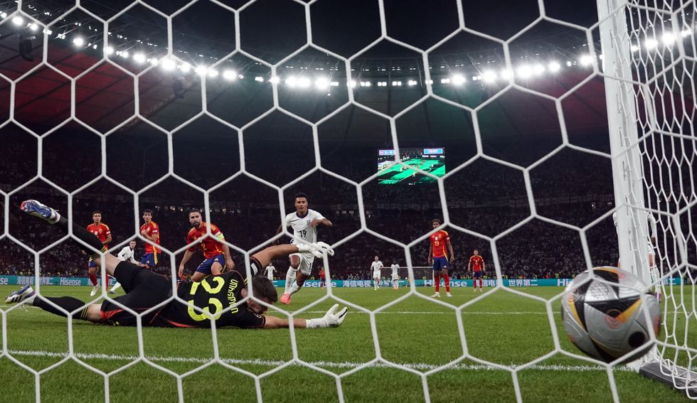 Cole Palmer England Spain