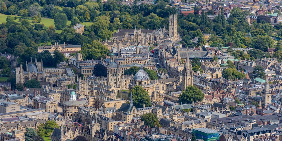 NextImg:Asylum seekers handed free bus pass in Oxford scheme while other passengers pay up to £4.50