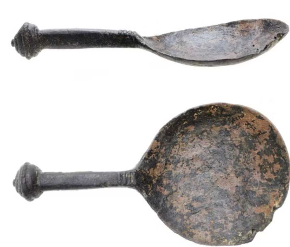 Cookware found at the site