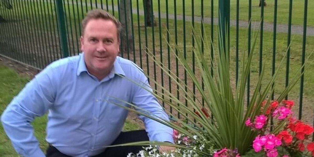 Lib Dem councillor forced to apologise after ramming car into binman’s bin Lib Dem councillor forced to apologise after ramming car into binman’s bin