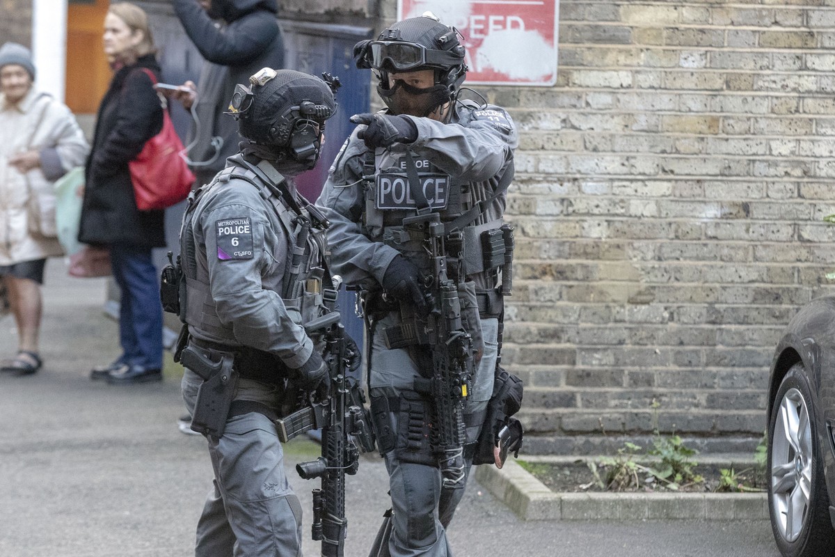Counter terror firearms officers REFUSE armed duties as crisis spirals