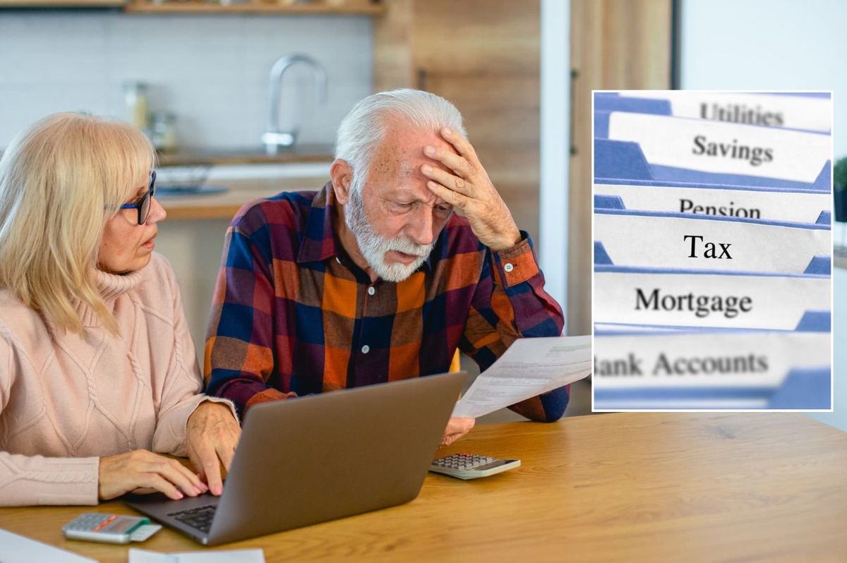 Couple at laptop tax