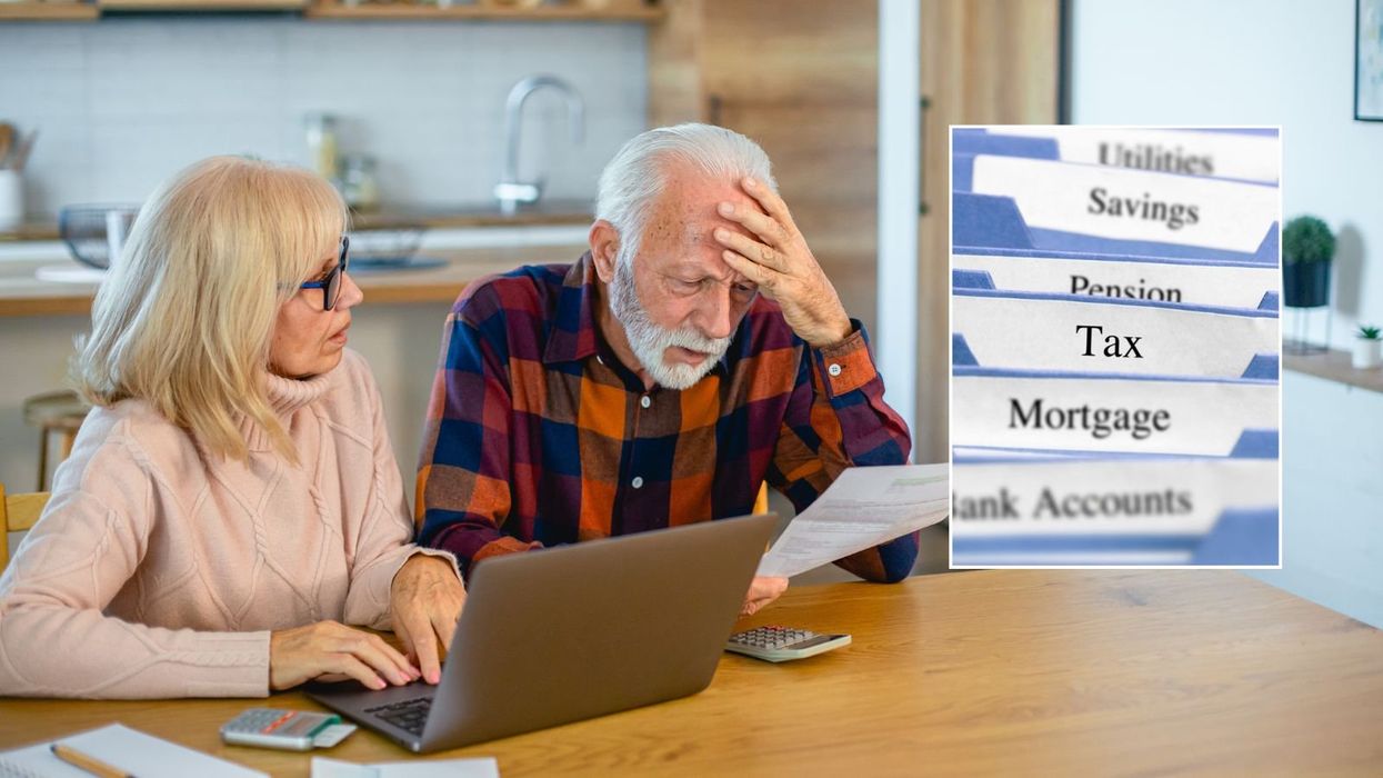 Couple at laptop tax