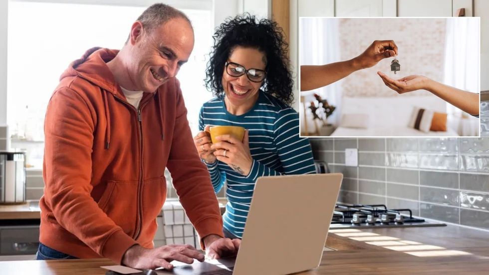 Couple looking for a mortgage