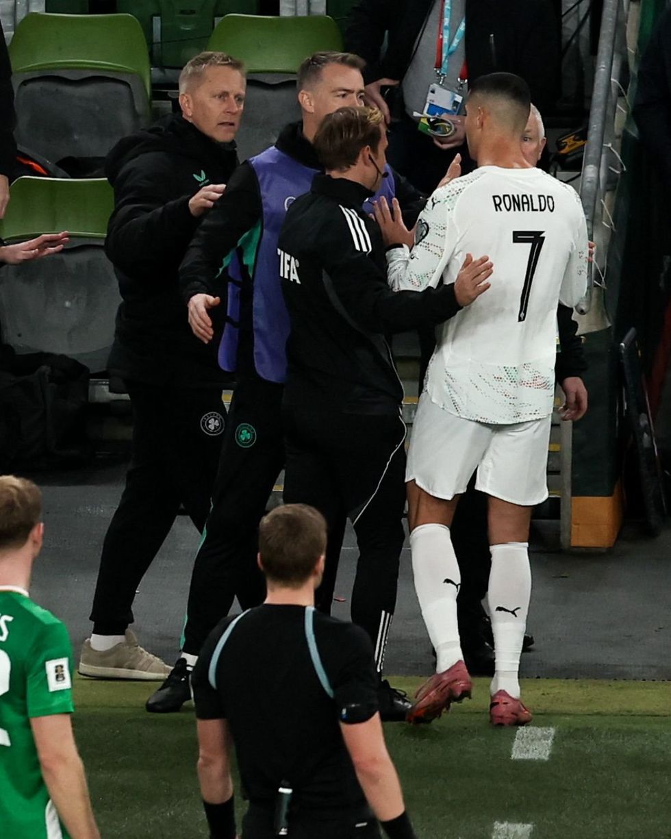 Cristiano Ronaldo Heimir Hallgrimsson