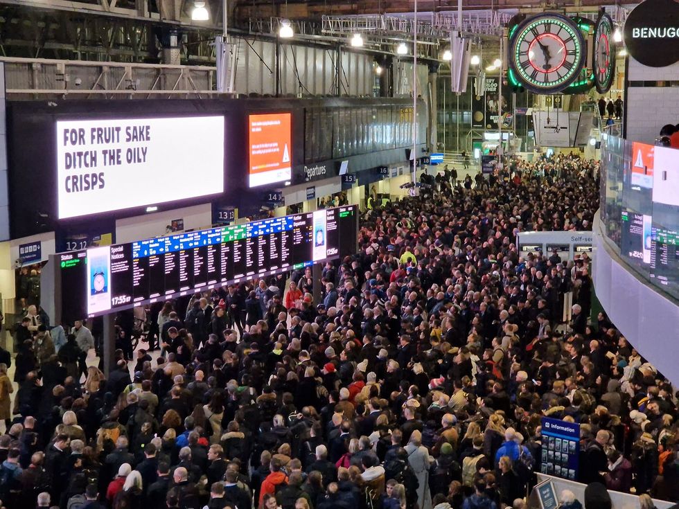 Crowds at Waterloo