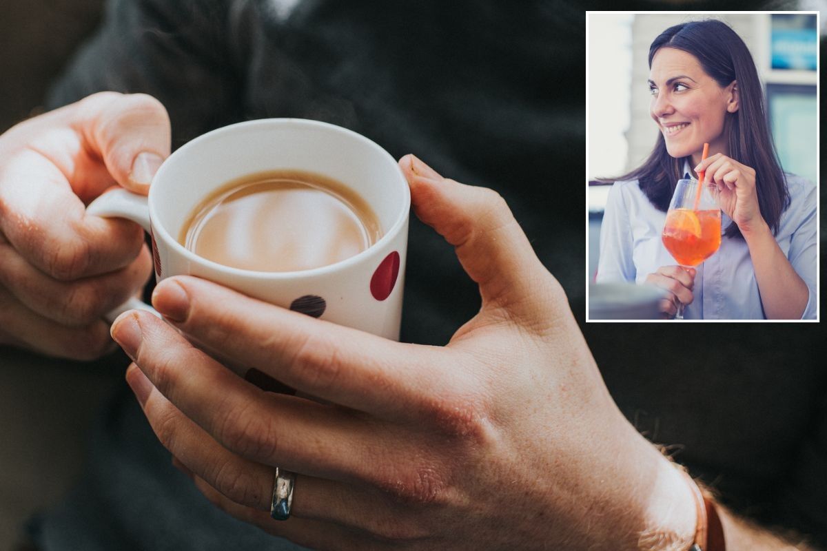 Cup of tea / Woman drinking cocktail