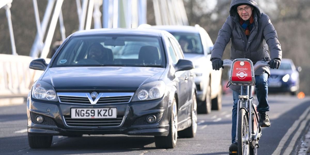 Road rule changes could see traffic lights automatically turn green for cyclists Road rule changes could see traffic lights automatically turn green for cyclists