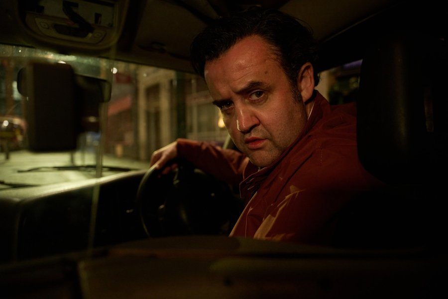 Daniel Mays trong phim Believe Me