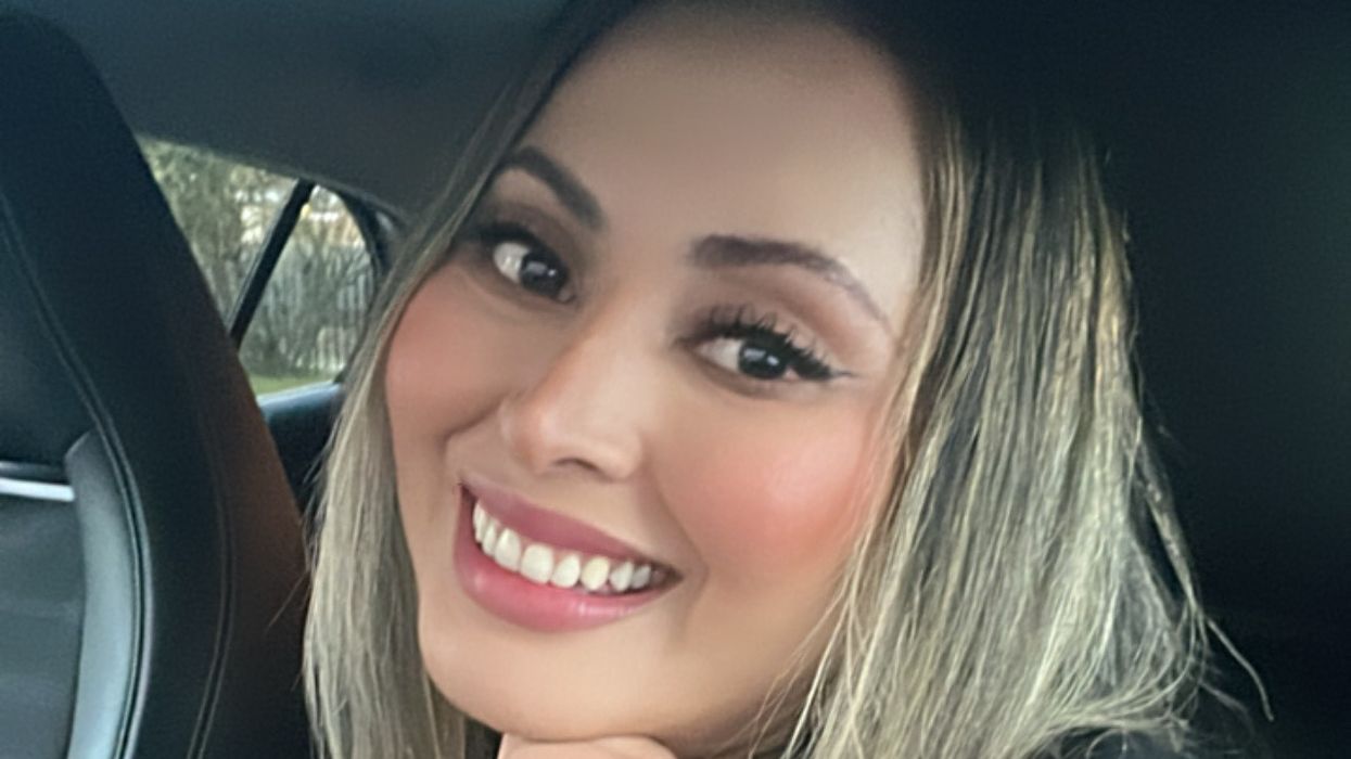 Daniela in picture in car