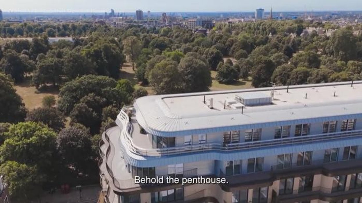 Princess Beatrice's husband reveals rare photograph of son he shares with Dara Huang