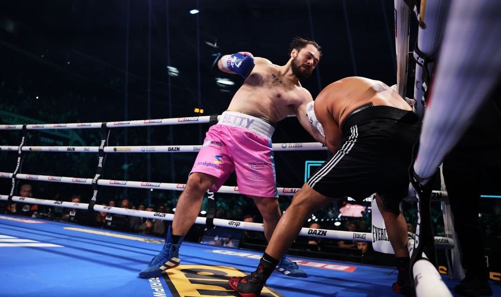 Dave Allen finished off his opponent in less than a minute