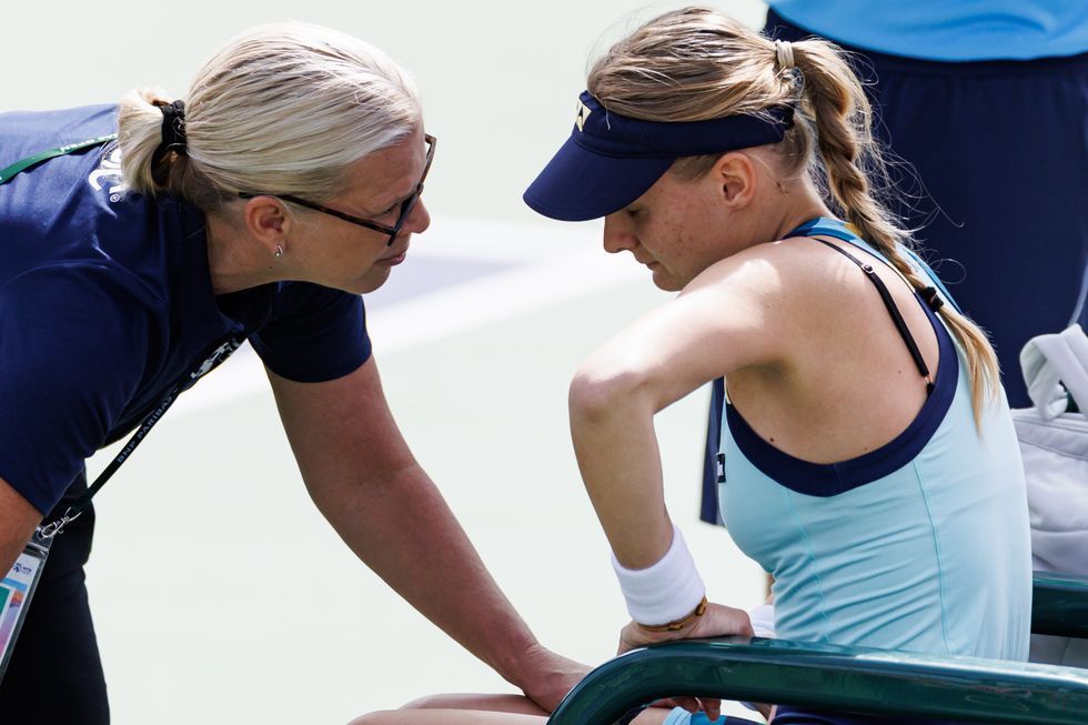 Dayana Yastremska required medical attention