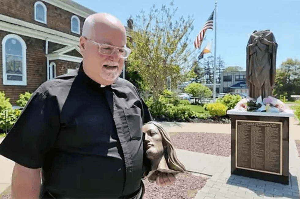 Decapitated statue