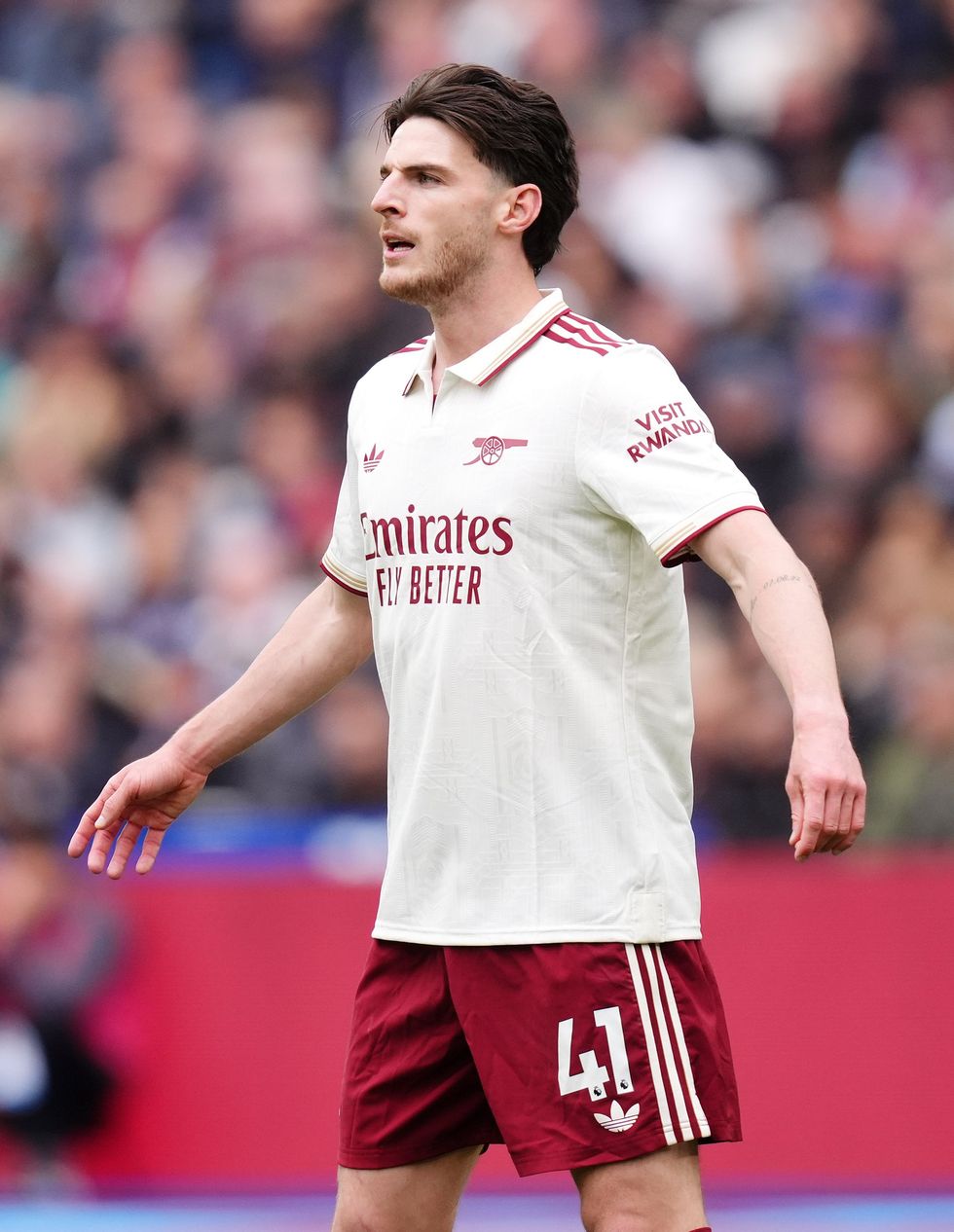 Declan Rice foi transferido para lateral-direito do Arsenal contra o West Ham no domingo