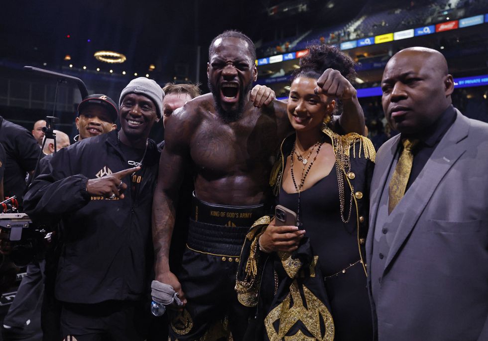 Deontay Wilder beat Derek Chisora in a chaotic bout