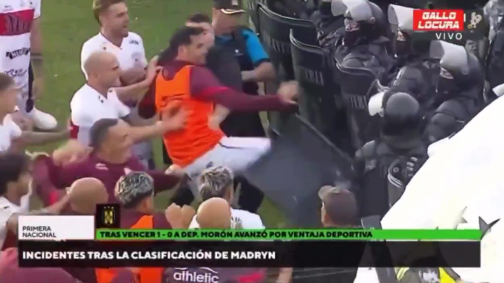 Deportivo Madryn and Deportivo Mor\u00f3n