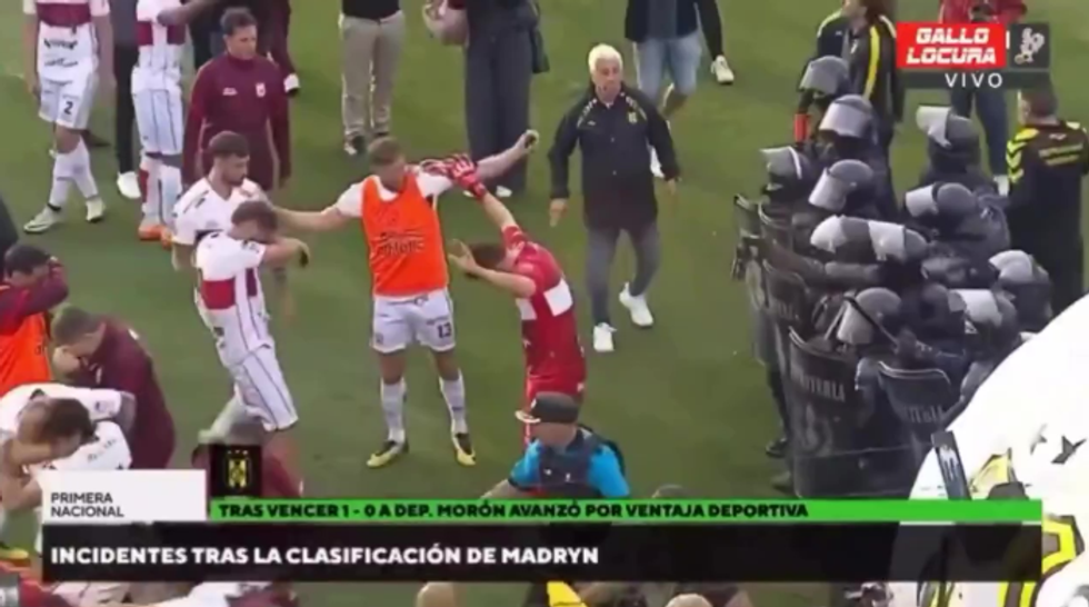 Deportivo Madryn and Deportivo Mor\u00f3n