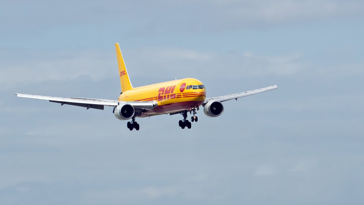 DHL plane