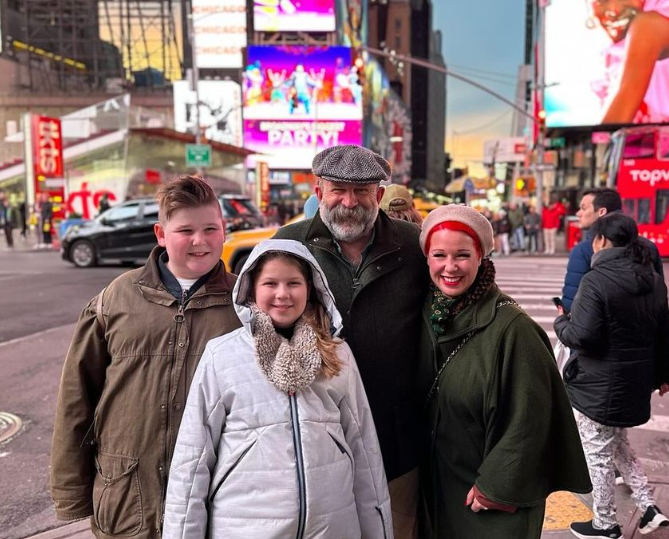 Dick, Angel and children Arthur and Dorothy