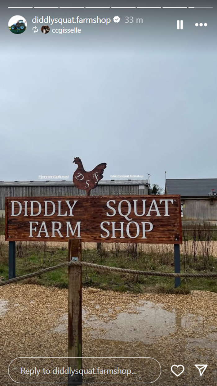 Diddly Squat Farm Shop new sign