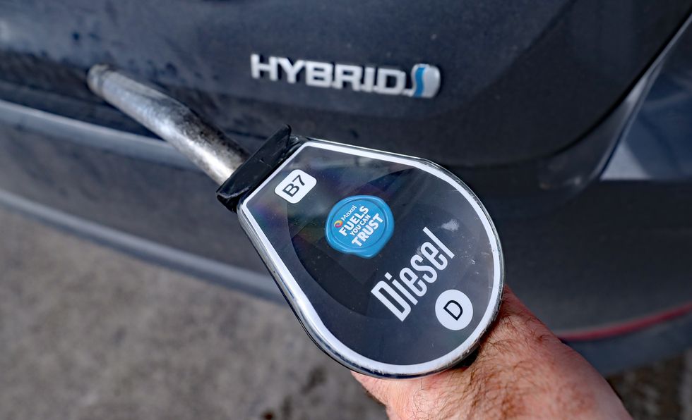 Diesel pump and hybrid car