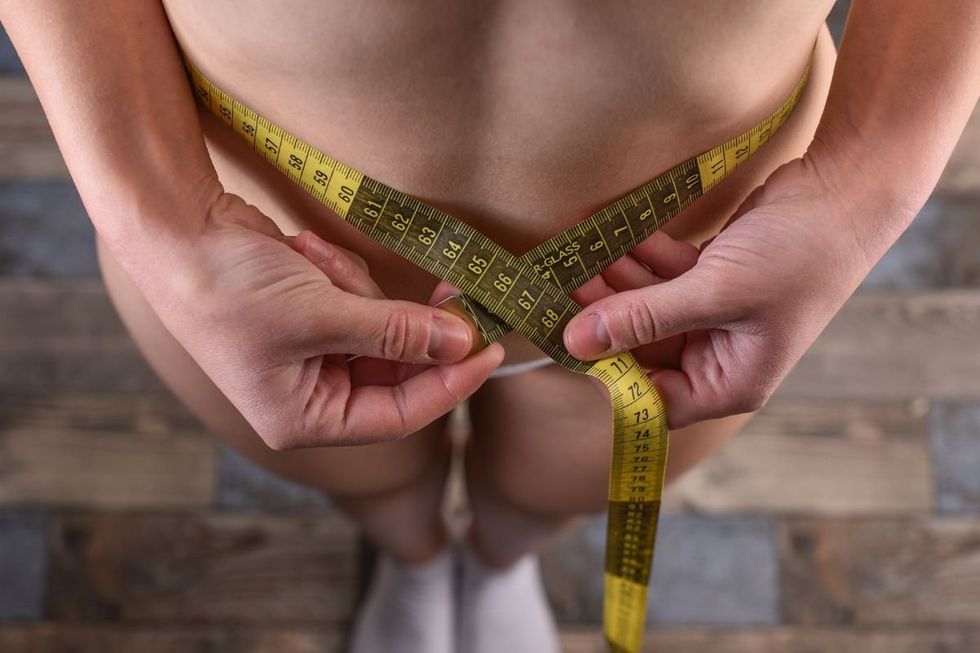 dieter measuring waist