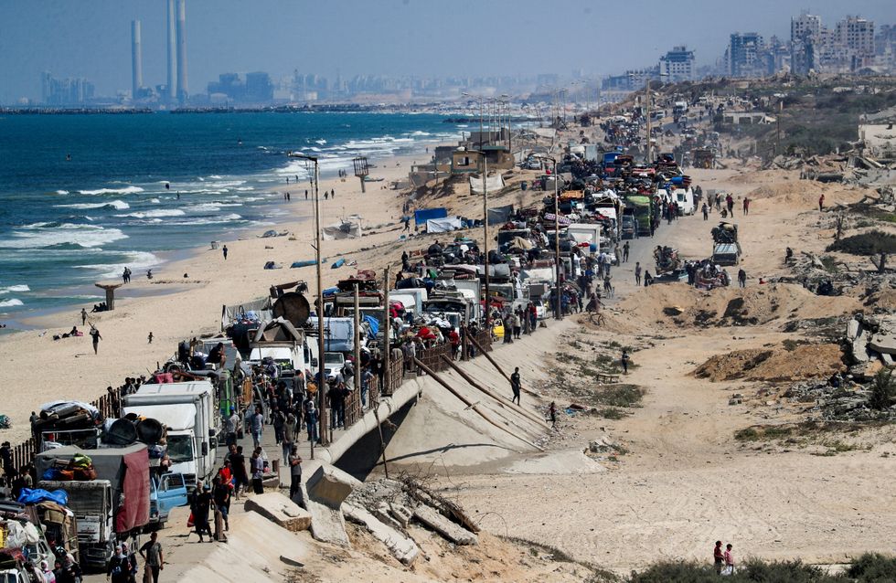 Displaced Palestinians, fleeing northern Gaza due to an Israeli military operation,u200b