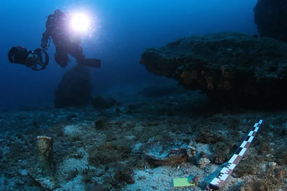 Divers at Greece wreck