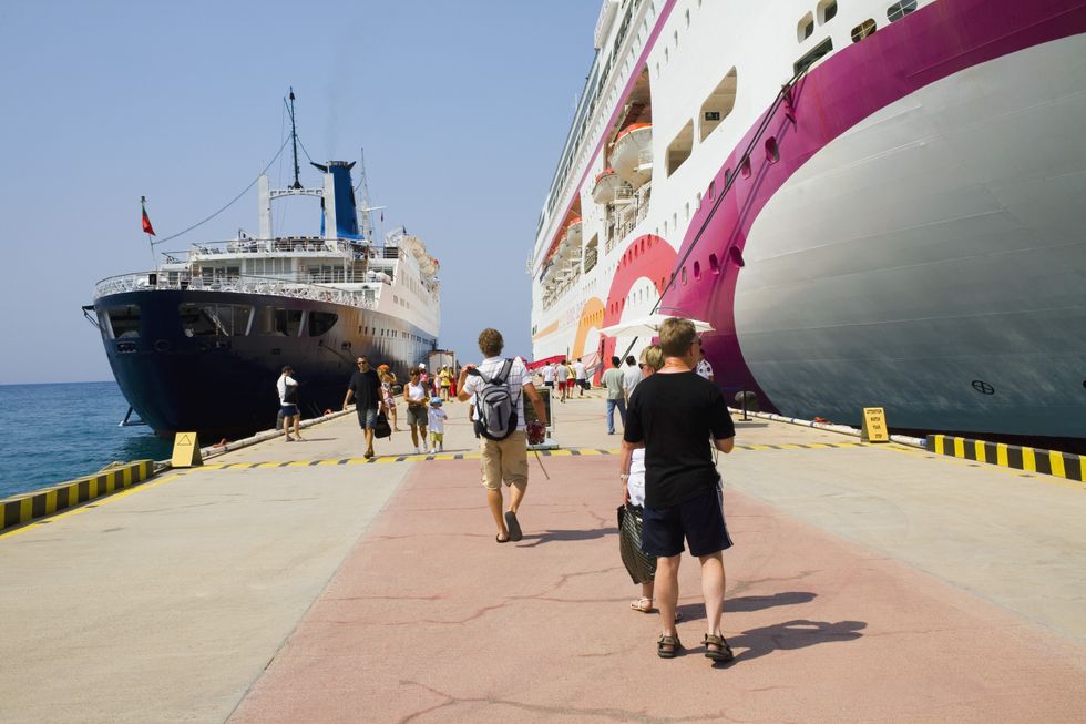 Docking cruise