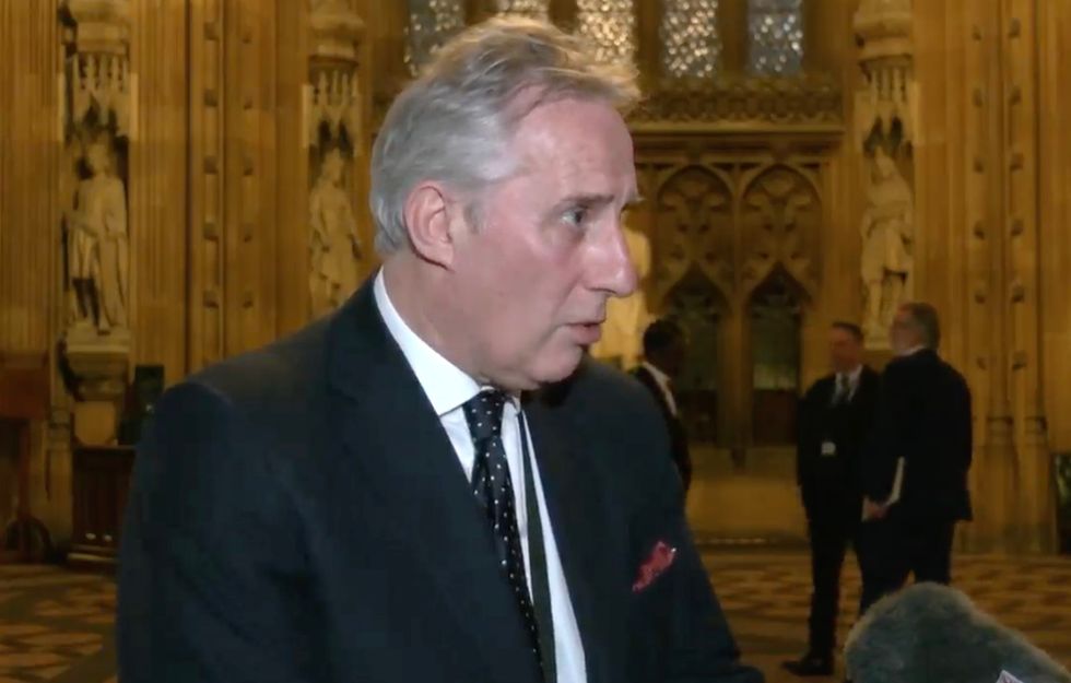 'Doesn't cut the mustard!' Sunak's new Brexit deal torn to shreds by DUP just HOURS after being agreed