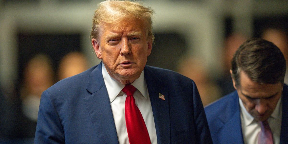 NextImg:Prosecutor files to dismiss presidential election interference charges against Donald Trump