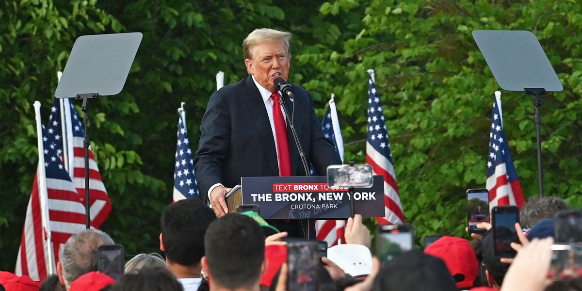 NextImg:Trump vows to save 'deep blue' New York as he addresses ‘25,000 supporters’ at Bronx rally