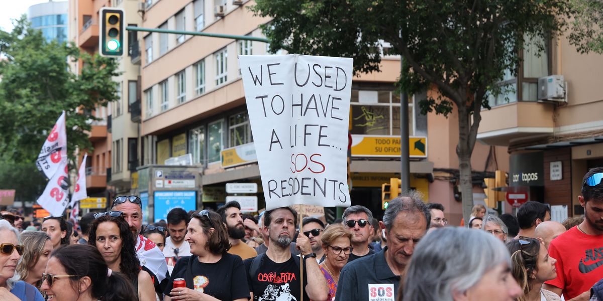 NextImg:Majorca locals moan they're being 'colonised' by tourists...but Britons hit back