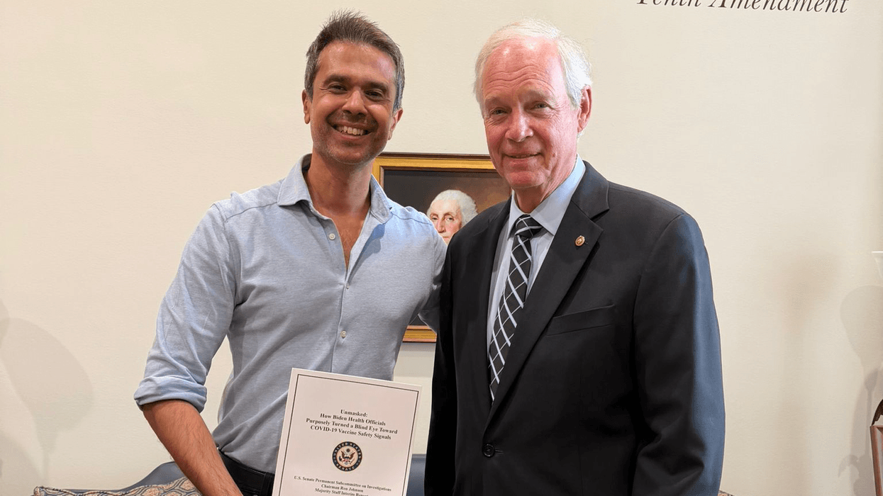 Dr Aseem Malhotra (L) with Senator Ron Johnson (R)