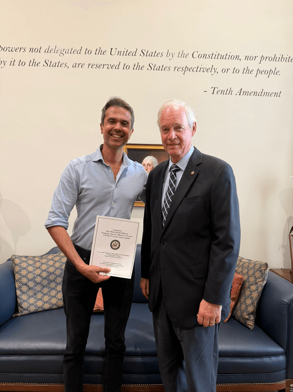 Dr Aseem Malhotra (L) with Senator Ron Johnson (R)
