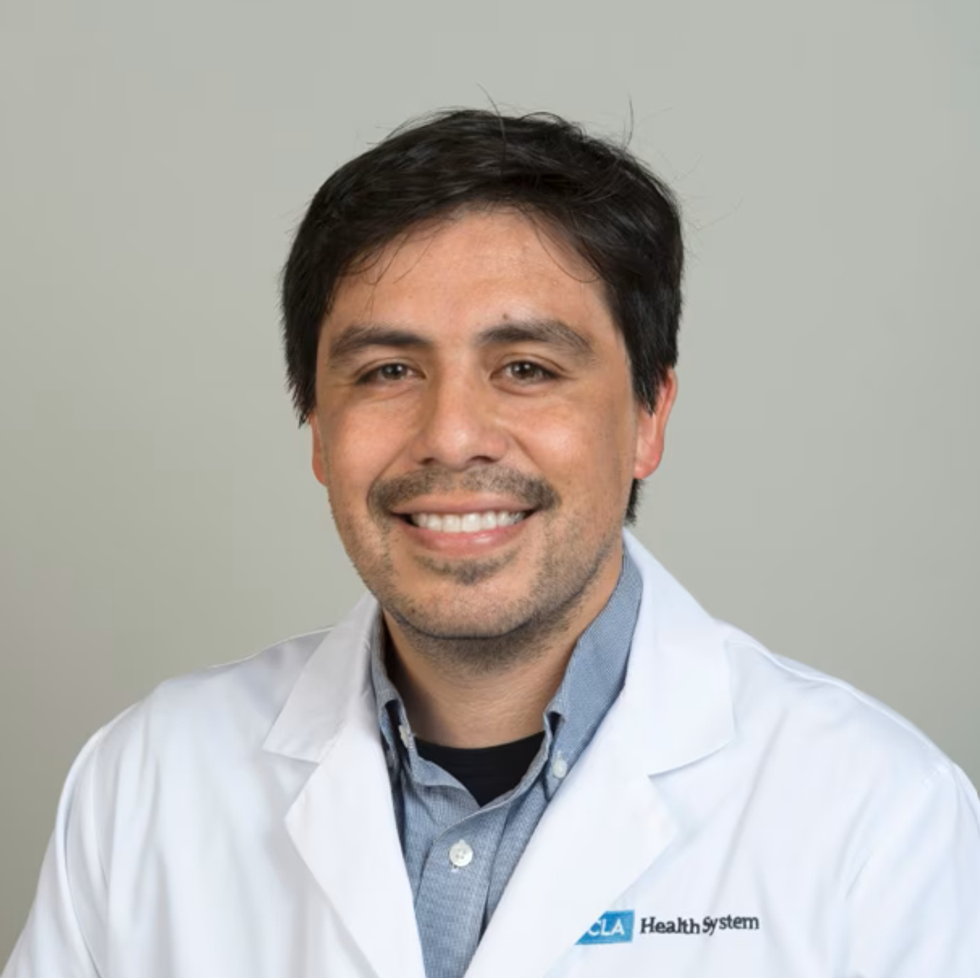 Dr. Salvador Plasencia