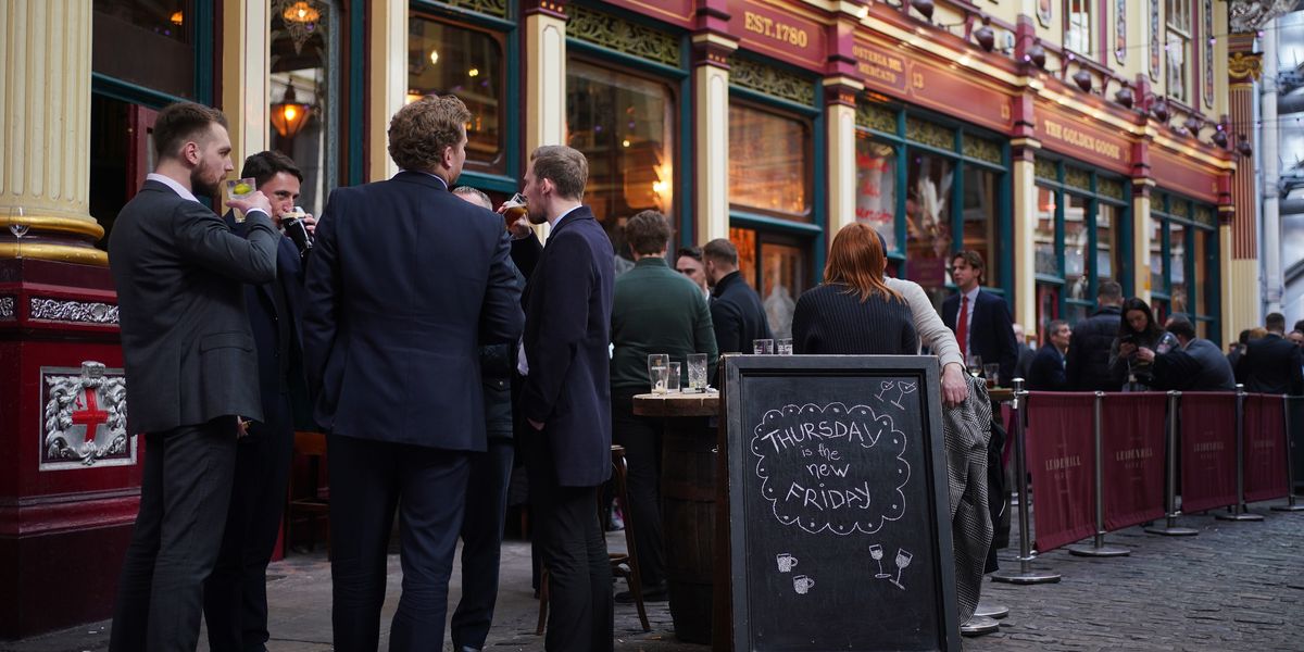 NextImg:Traditional post-work drinks dying out as Gen Z shuns alcohol in favour of more 'accessible virtual' events