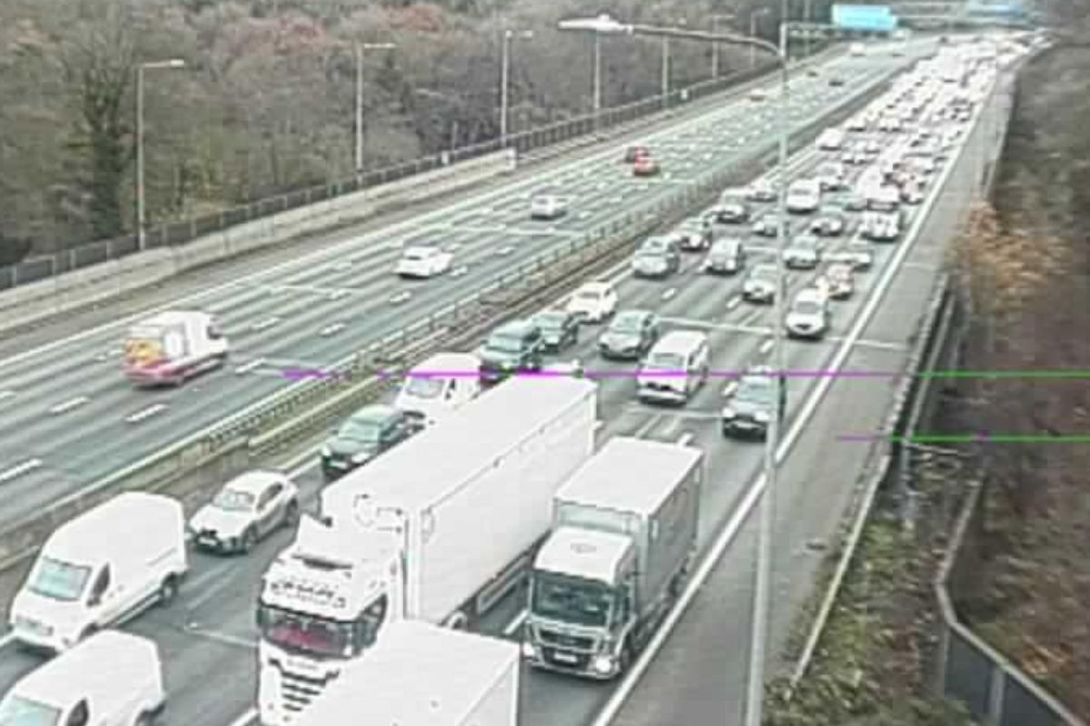 Drivers are facing lengthy delays on the M25 this morning