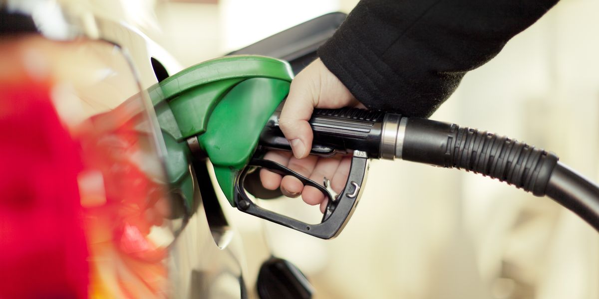 NextImg:Petrol drivers to spend £340million this Christmas with Britons urged to switch to electric cars