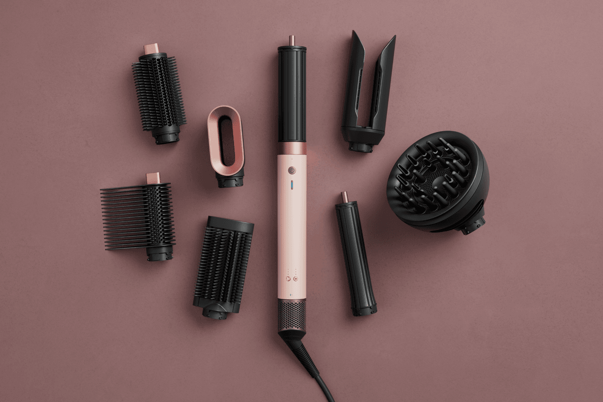Dyson Airwrap i.d. multistyler in pink background