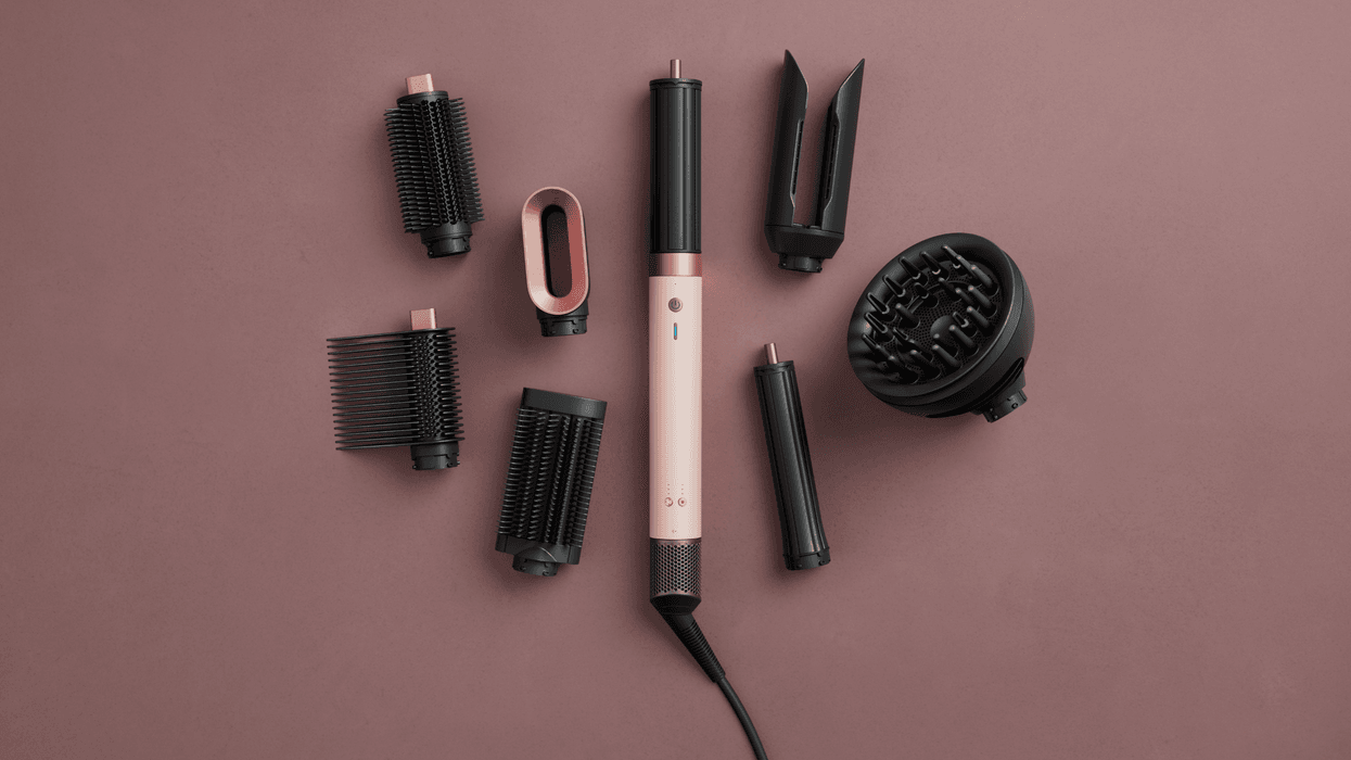 Dyson Airwrap i.d. multistyler in pink background