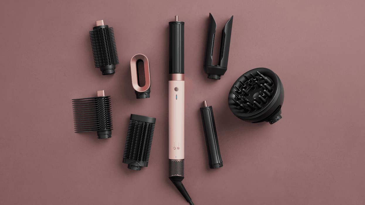 Dyson Airwrap i.d. multistyler in pink background